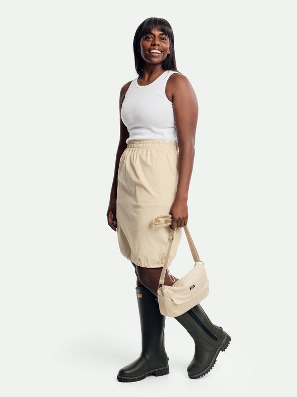 Sarastus Dress, sandy beach