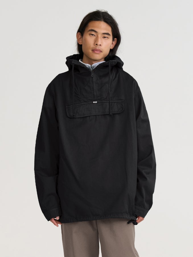 Yoonsik (180cm) wears size  L.