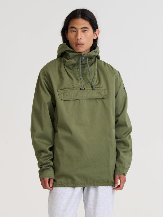 Yoonsik (180cm) wears size  L.