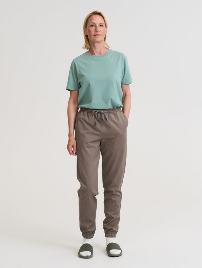 Terhi (175 cm) wears size S.